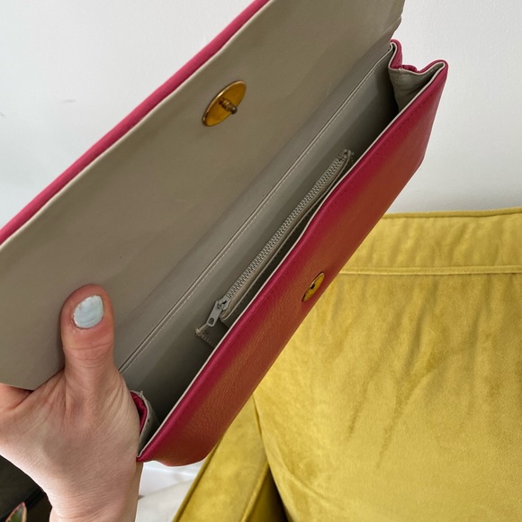 Pink Clutch - Picture 2 of 4
